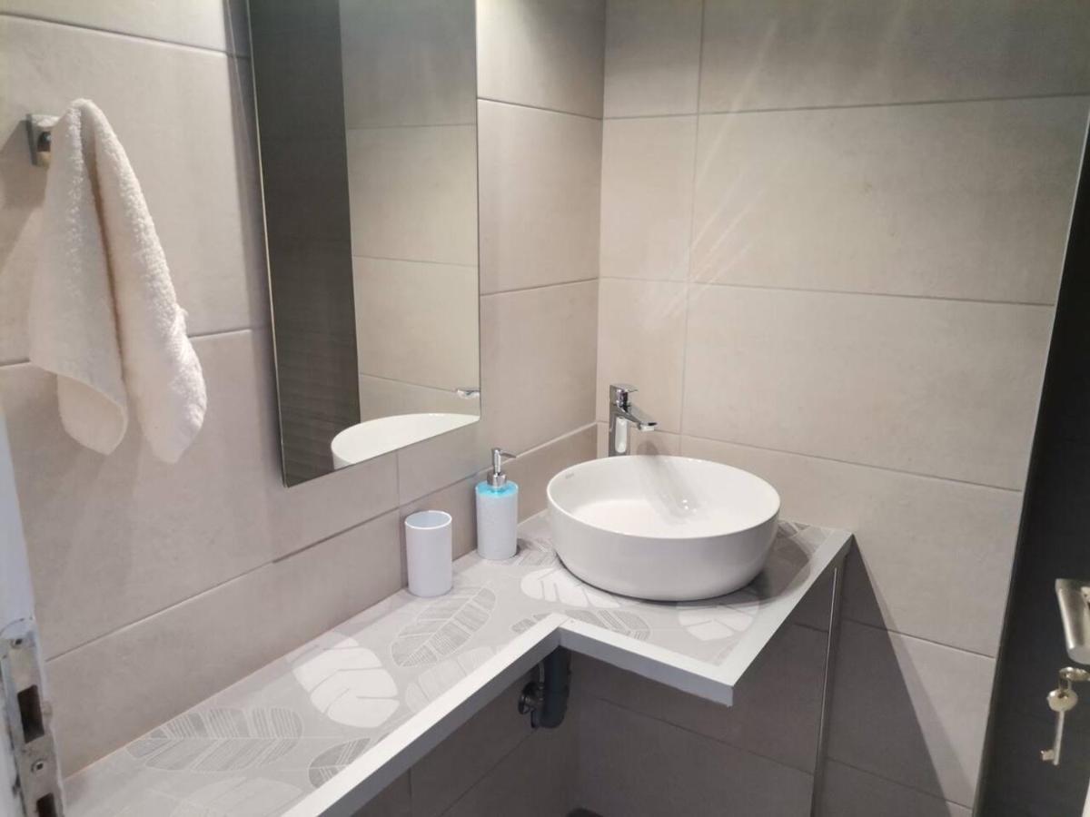 Lávrion Blue Central Apt 10 Min To The Port/ Wash Machine מראה חיצוני תמונה